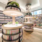 Quintessa Hotel Osaka Shinsaibashi Comic & Books